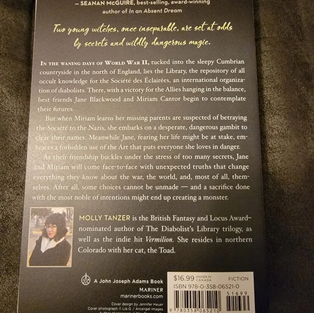 Creatures Of‎ Charm And Hunger (The Diabolist's Library, 3) Paperbook
